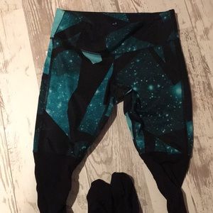 All yoga leggings size small
